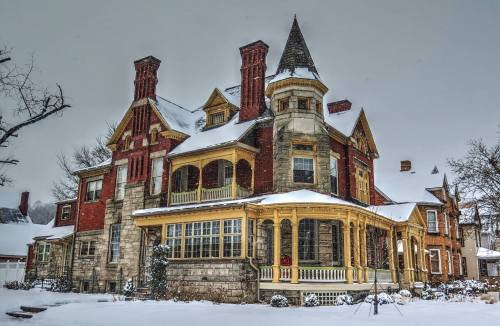 steampunktendencies:Snowy Victorian Houses (Part 2) (Part 1)[...