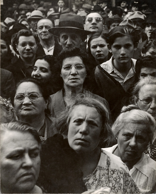 howtoseewithoutacamera - by Lisette Model[War Rally], 1942