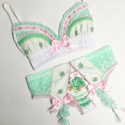 placedeladentelle - Mint & Ivory set by Purrfect Pineapples...