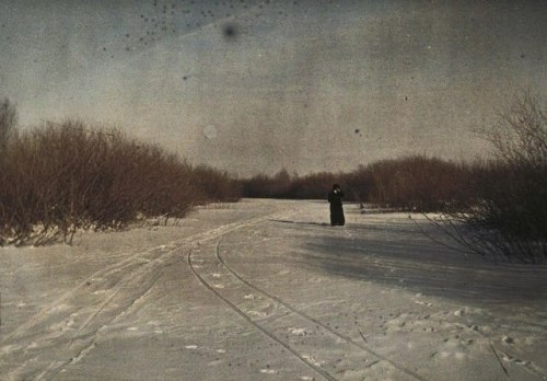 aozoramusume:Photographed by Pyotr Vedenisov, 1910s