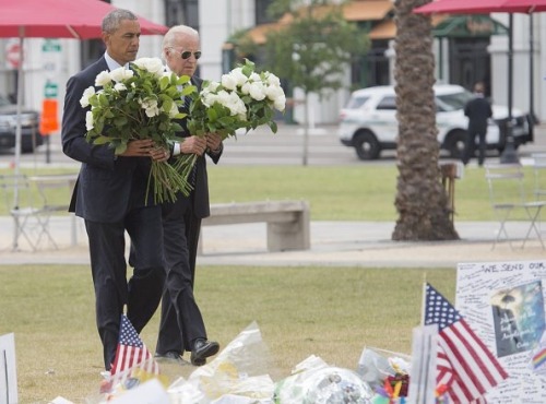 frontpagewoman - President Obama and VP Biden pay respect to the...