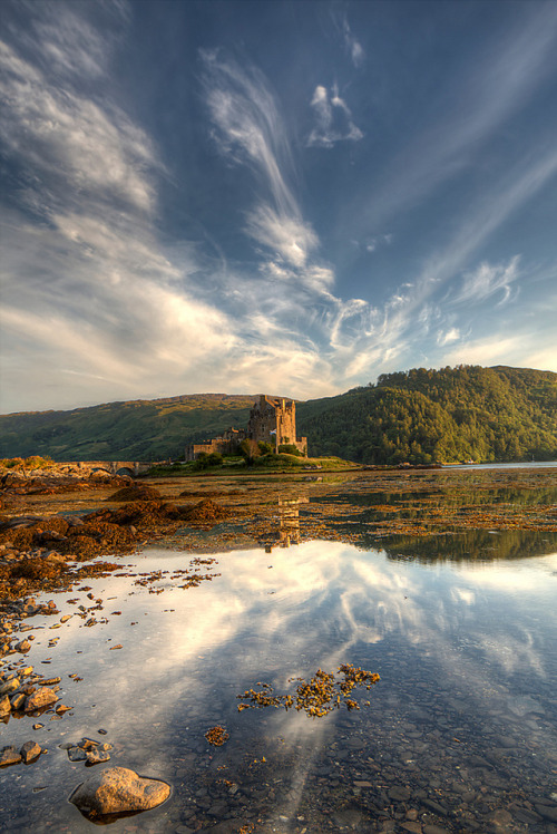 allthingseurope - Eilean Donan Castle, Scotland (by Larry D James)