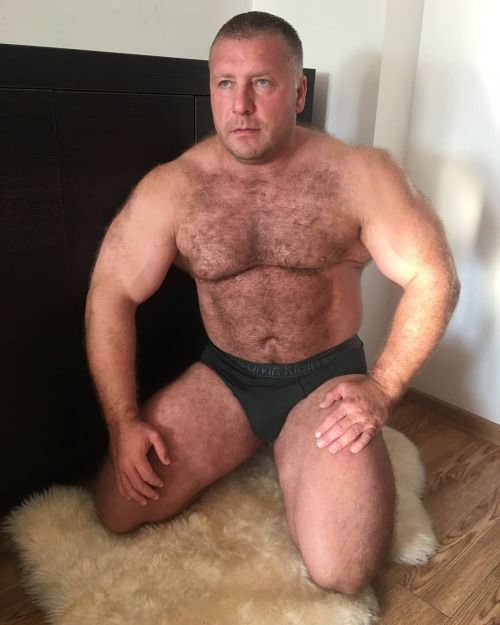 andremarkpts - @xxlhotmuscle #musclebear #muscleworship...
