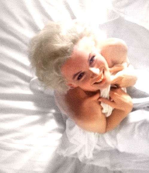 infinitemarilynmonroe - Marilyn Monroe photographed by Douglas...