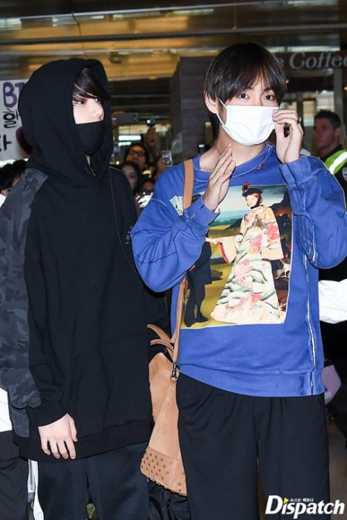 mimibtsghost - 180515 - V & JUNGKOOK’S ARRIVAL TO LAX BY...