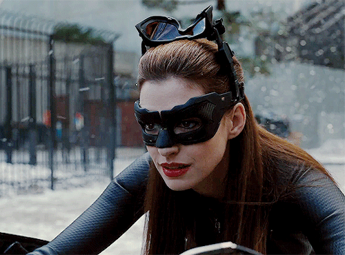 dceus - Anne Hathaway as Selina Kyle in The Dark Knight Rises ...