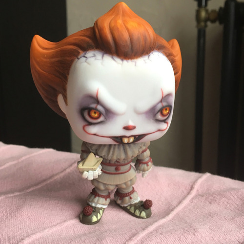 alienrat-art - Repainted this Pennywise Funko Pop figure for fun...