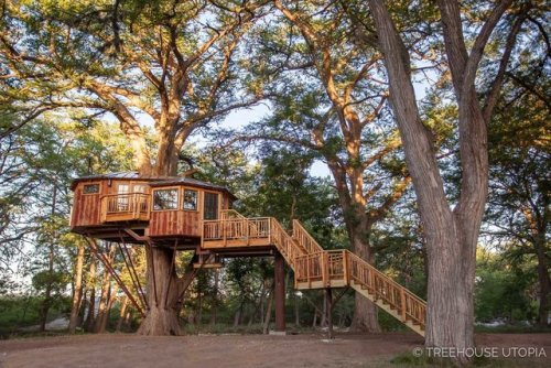 magicalhomesandstuff - The Carousel Treehouse by Treehouse...