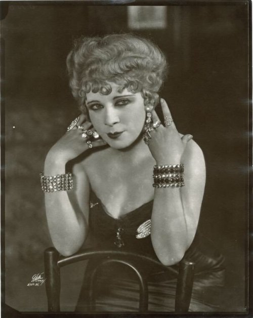 Mae West, 1926