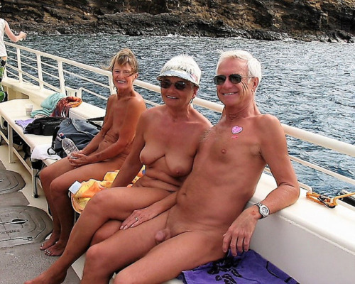 nuwd:nude cruise fun