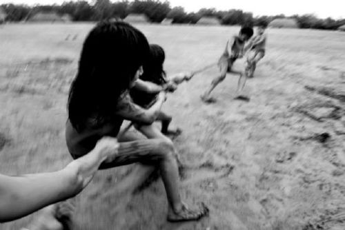 taiguar - José Medeiros. Crianças ikpeng (Xingu)