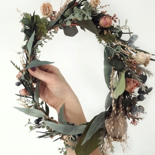 sosuperawesome - Flower Crowns, Combs and DIY Kits, by Nicole...