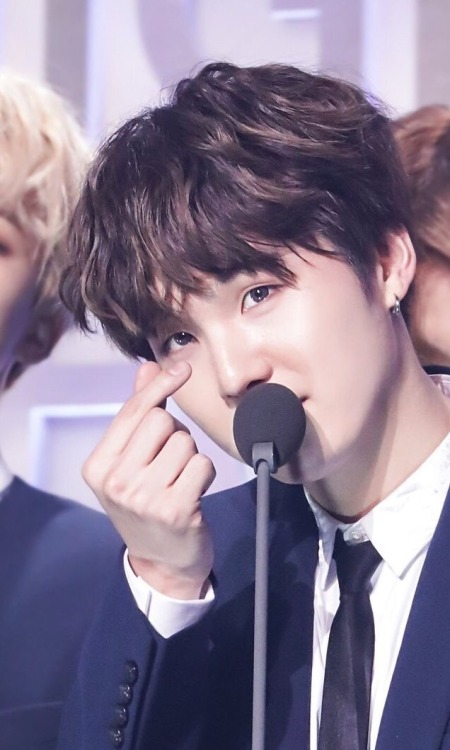 taerantula:Here is a simple post of min yoongi being all cute...
