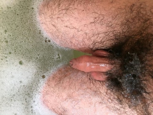 itsonlypubes - Hot follower sent me his pics in the bath with...
