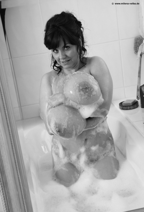 Titten Voluptuous Bubbles & Boobs Milena Velba Alive &...