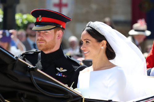 بالصور .. زفاف الأمير البريطاني هاري حفيد الملكة إليزابيث وميغان...