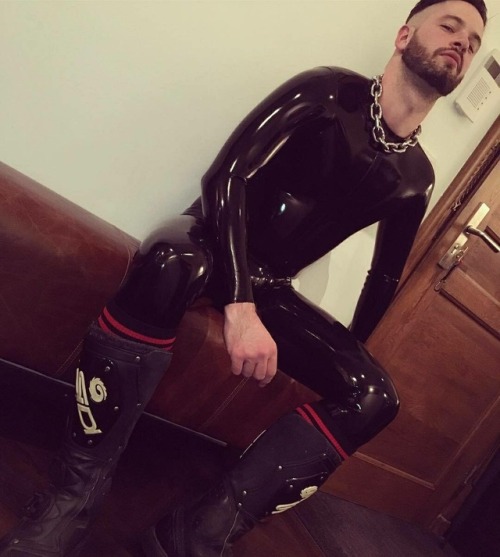 avakrubber - To see more hot guys - ...