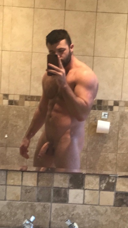 badboyw25:I want muscle stud.