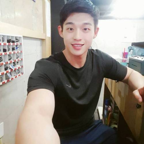 korean-boys:www.instagram.com/jwj_93