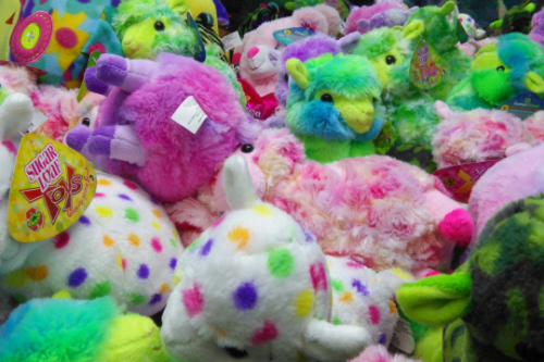 carnival-toys:claw machine alpacas I want them to add to my...
