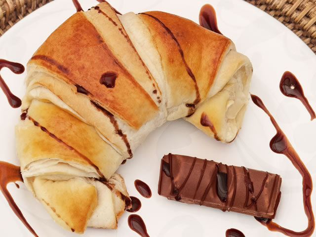 Croissant de chocolate appreciation post Tumblr_inline_p7dzvp56sJ1vvpoz5_1280