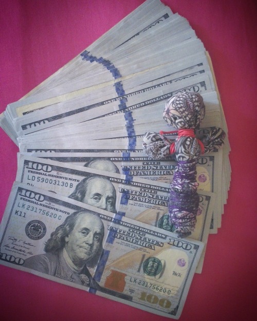 emlepapillon:This is the Money doll sending you all...