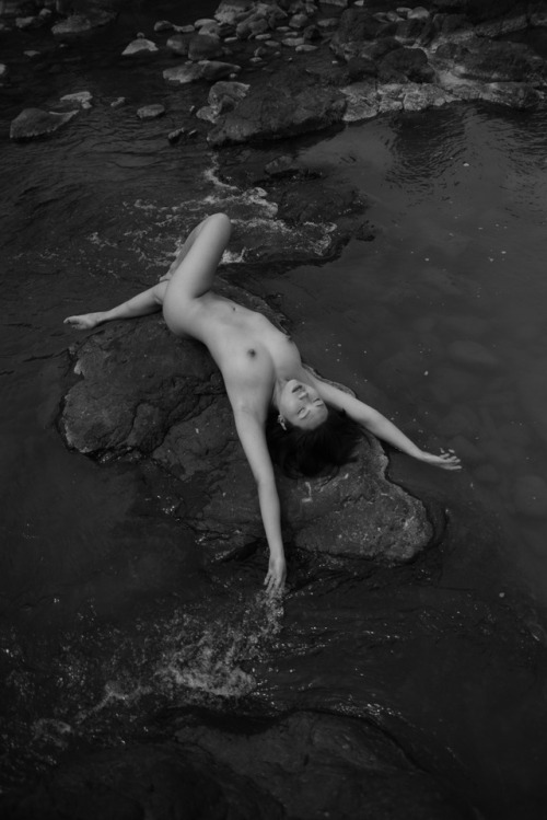 River #nude#naked#river#blackandwhite#naturenude#landscapenude