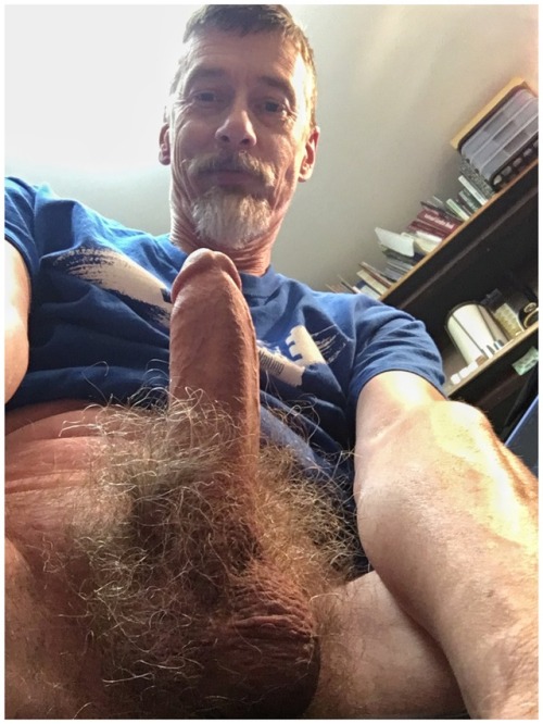 realmenfullbush - Woof. That is a hot forest of pubes