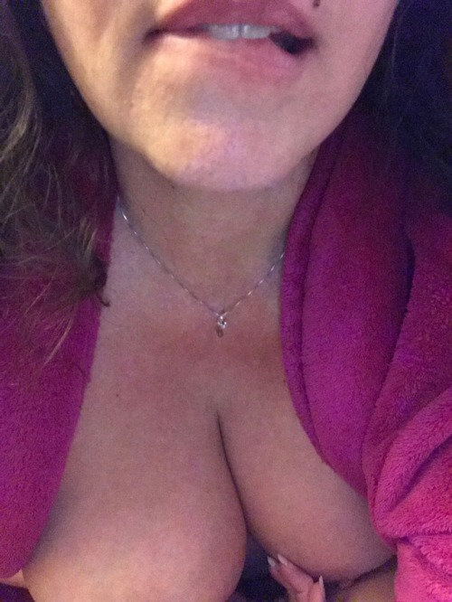 milfsearcher - ultra-justtryit - Right now…Sexy She wants...