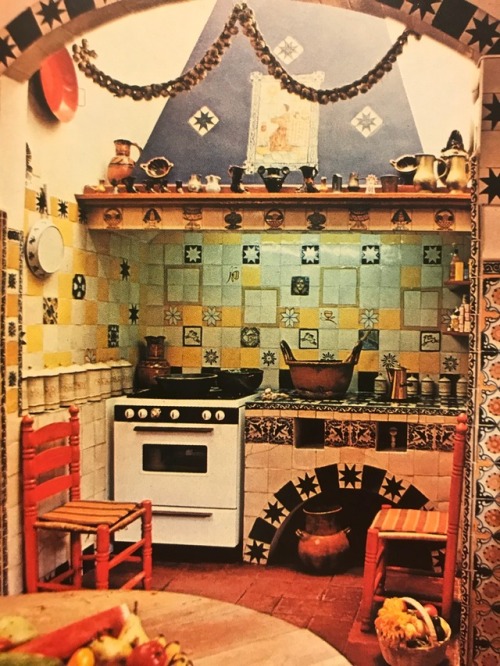 chamomilemija:A 17th century Mexican Pueblo kitchen owned by...