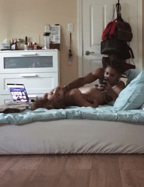 ghostfaceekilla:The fact that porn is on the laptop 