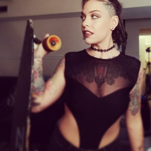 kittysdeadlynightshade - Right before a photoshoot I did…. And...