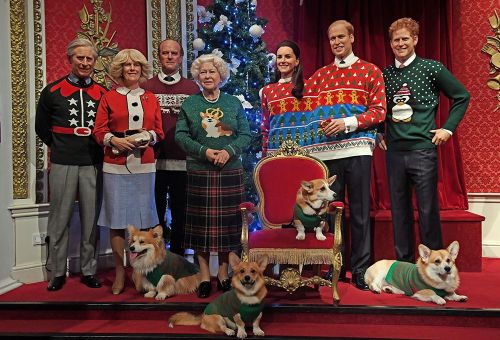 The ‘royal family’ wearing ugly Christmas sweaters is everything...