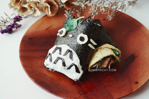 Totoro Bento! (by Erika Low) on flickr