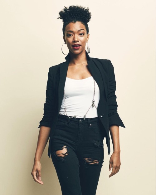 dolphinsmooth9:Sonequa Martin-Green photographed by Gary...