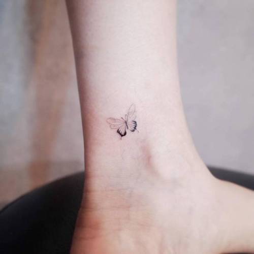 By Witty Button, done in Seoul. http://ttoo.co/p/30188 small;single needle;micro;line art;wittybutton;butterfly;animal;tiny;ankle;ifttt;little;illustrative;fine line;insect
