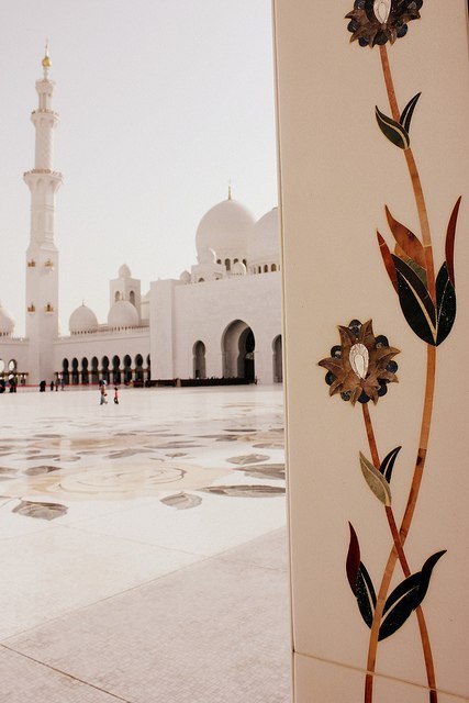 ghostlywriterr - Sheikh Zayed Grand Mosque, Abu Dhabi.by Mysa Kh