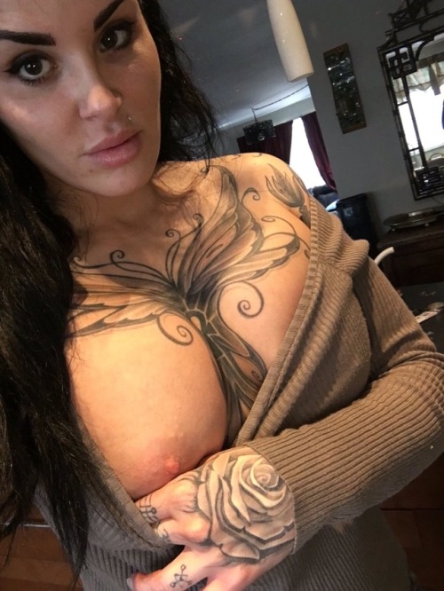 pussyconnoisseur6996 - Gorgeous, Sexy & Tatted @flykarmabird...
