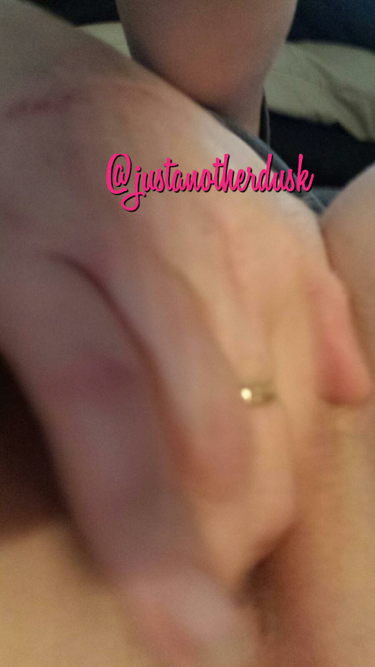 justanotherdusk - Feeling horny while hubby’s at work and...