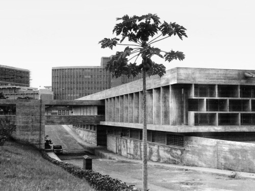 germanpostwarmodern - Rádio Nacional de Angola (1963-67) in...
