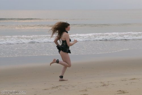 deepperversion - famousbelievertastemaker - perfect jogging...