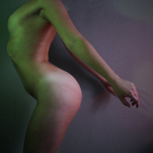 mariakotylevskaja:Nude’n’Color - beautiful body shapes under...
