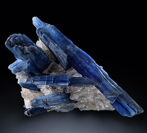 bijoux-et-mineraux - Kyanite in Rock Crystal - Barra do...