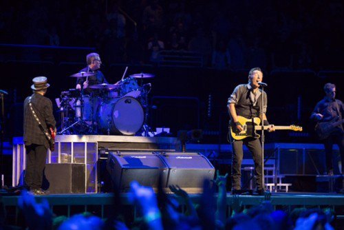 brucespringsteenfuckyeah - Pittsburg, january 17, 2016by Danny...