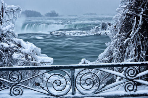 Horseshoe Falls, Niagara Falls, Canada by Igor Ilyutkin