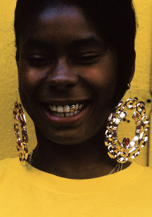 surra-de-bunda - “Girl In Yellow” |  Photography by Keith Majors