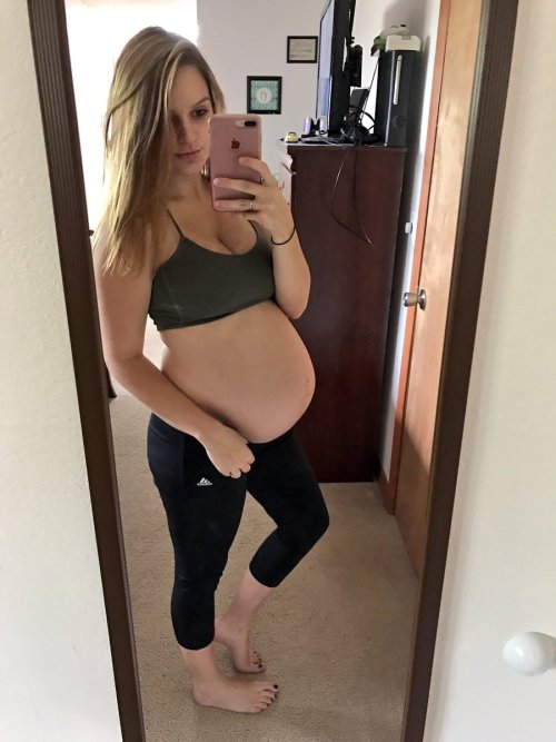 pregnantteens - Pregnant teen selfies.