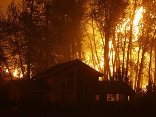 ‘It was a hell storm’ - Three Washington firefighters killed as...
