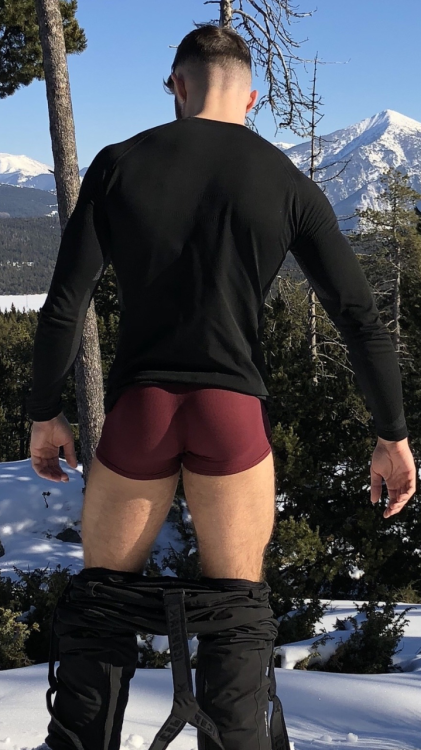 Show me that butt. Show me those undies!Follow for more butts...