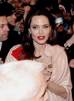 iheart-jolie:Angie is totally surrounded by adoring fans!The...